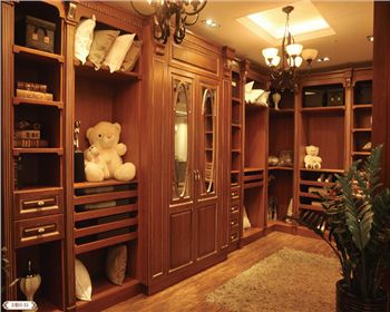 實木衣柜防潮，三步驟